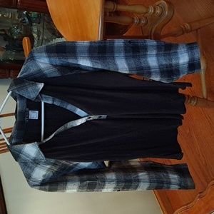 Venus Black Flannel sleeve top.Size 18.